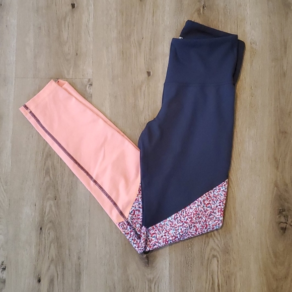Old Navy Pants - Old navy active leggings